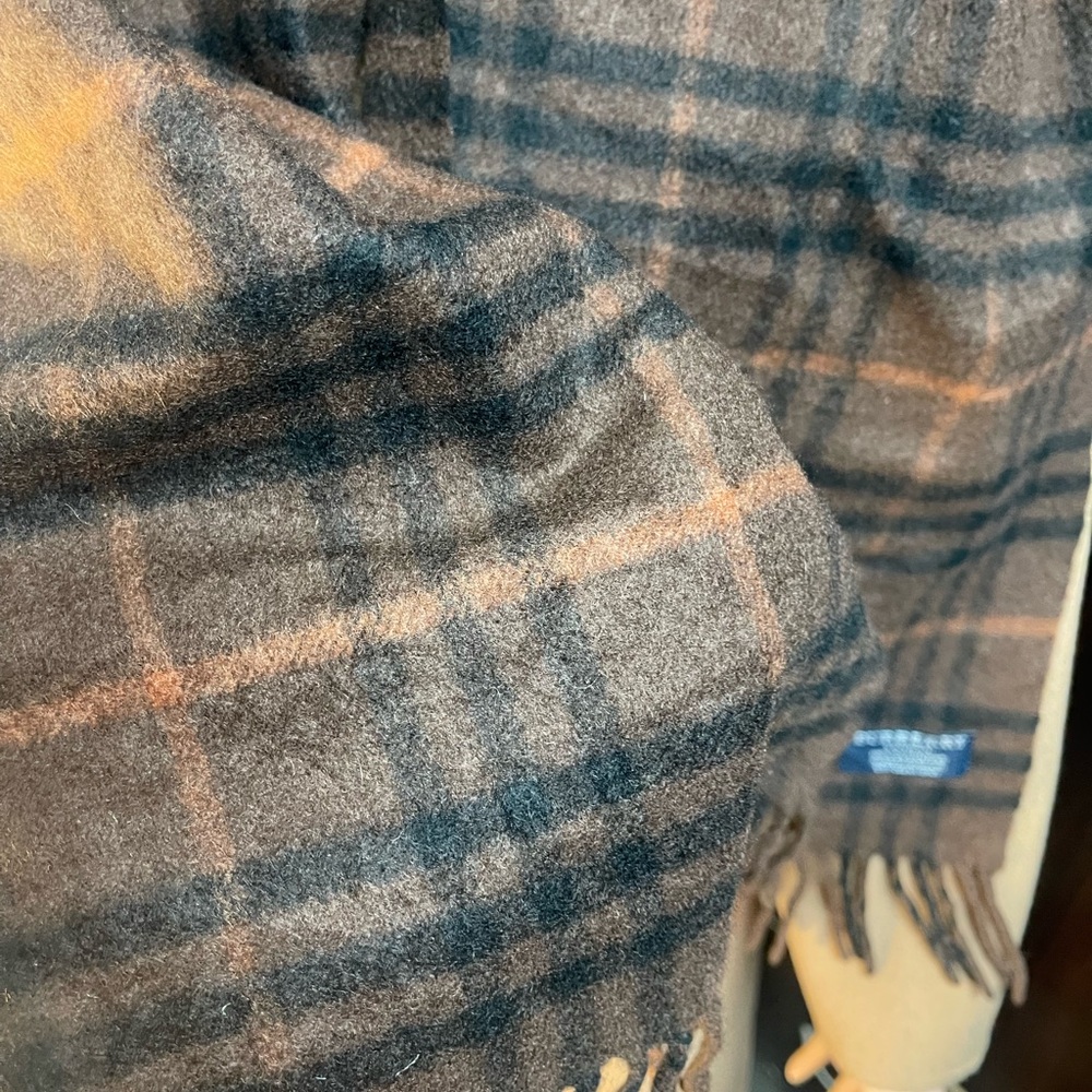 authentic vintage Burberry nova check cashmere scarf (P995) - Picture 3 of 9